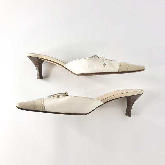 Vintage Chanel CC Logo Bow Cream Tan Pointed Toe Cap Toe Mules Pumps 39.5 - Picture 6 of 8